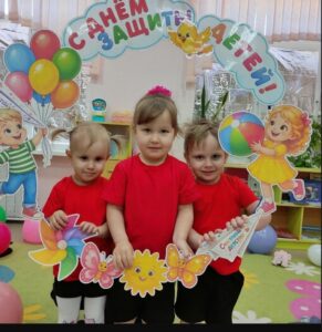 Подробнее о статье Фотоакция «В объективе Праздник детства»